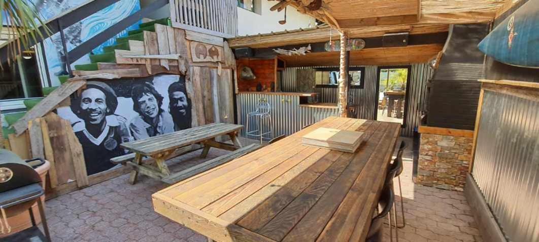 Carwyns Surf House Hostel Сеньос Екстериор снимка